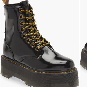 Dr. Martens Jadon Max Combat Boot